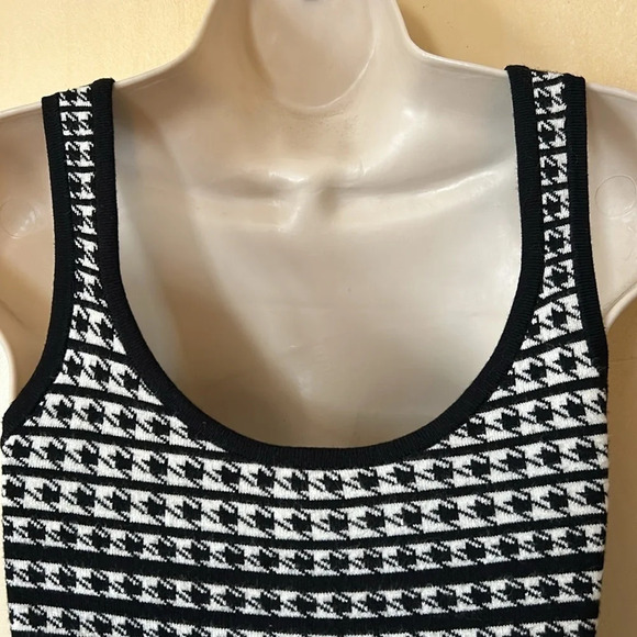 Guess by Marciano black and white low cut sweater dress size S - Picture 8 of 14